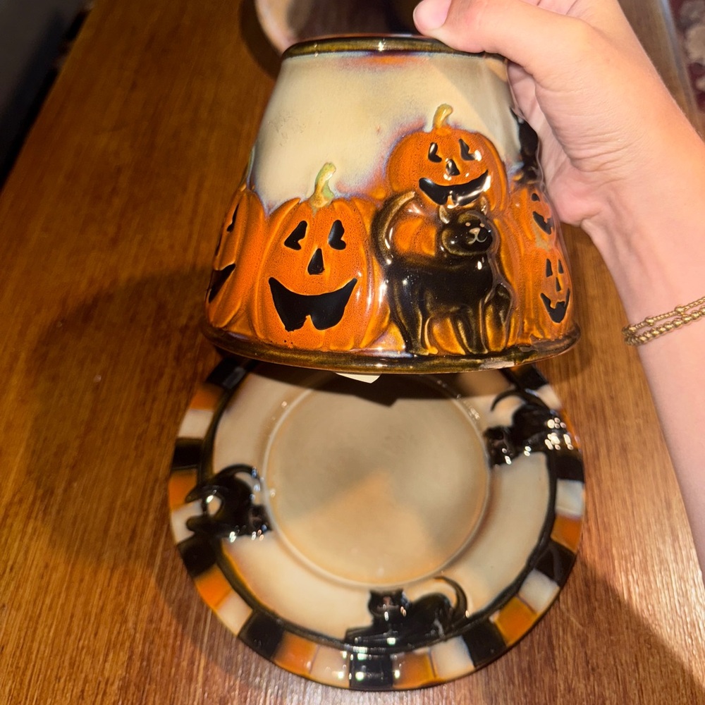 Yankee candle Halloween shade and plate